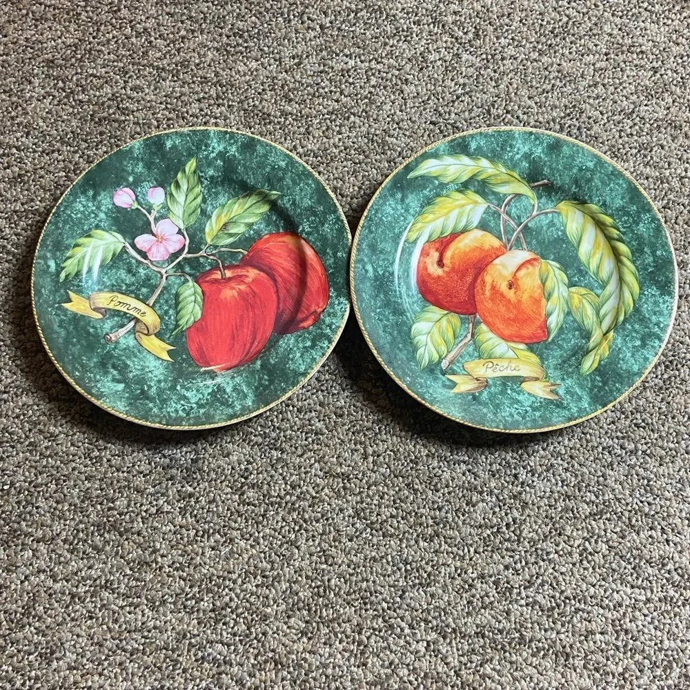 Gibson And American Atelier Set of 3 Decorative Apple Plates - Green Background